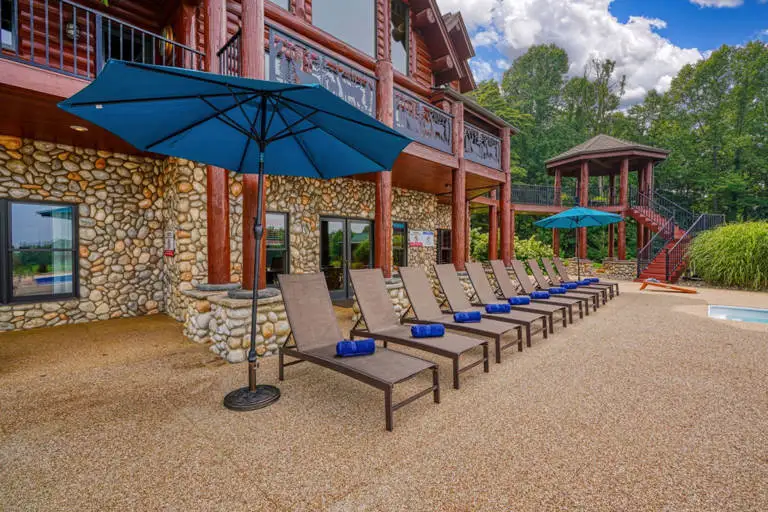 Hocking Hills Luxury Lodge 3